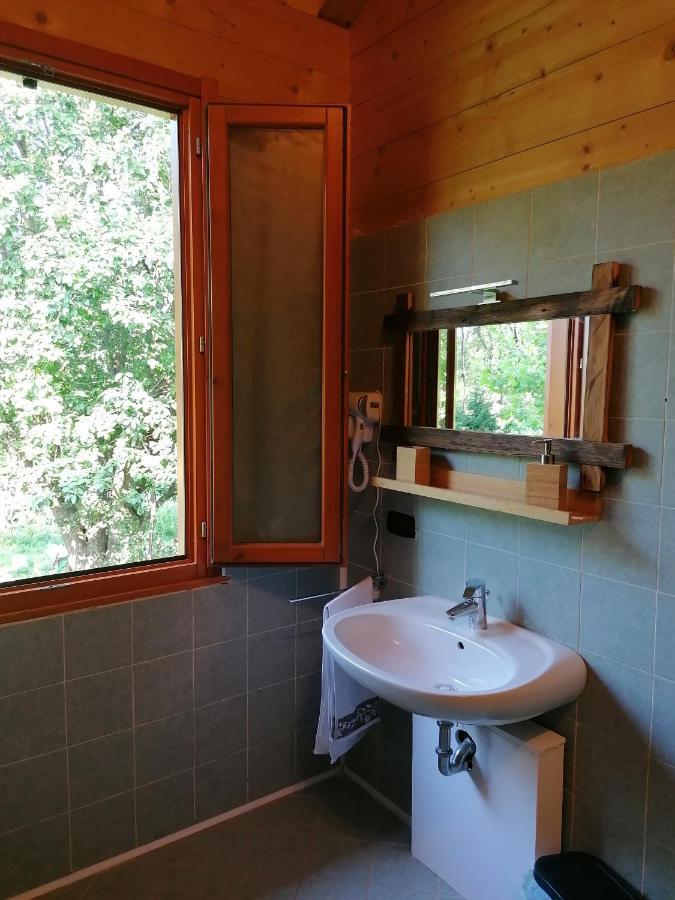 Agriturismo Bio Apipoli Lucino Buitenkant foto